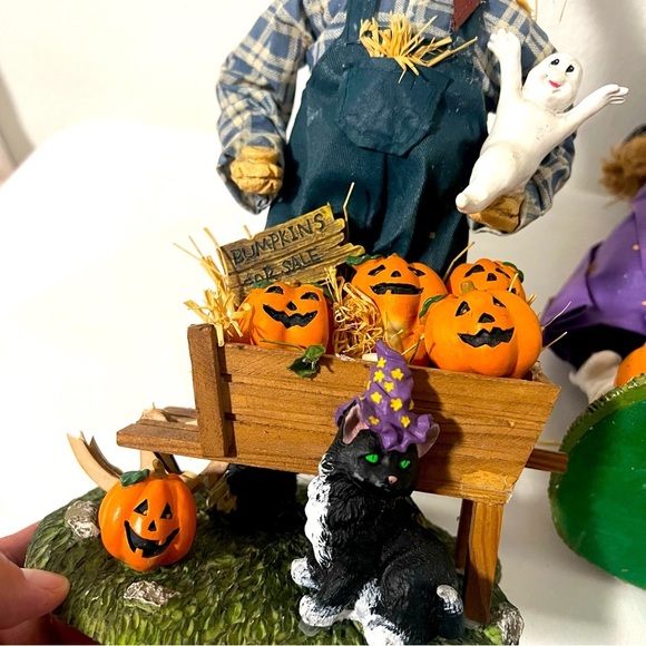 13-inch Halloween Fabric Witch and Scarecrow Combo Figure Set Missing 2 Bumpkins - Picture 7 of 9